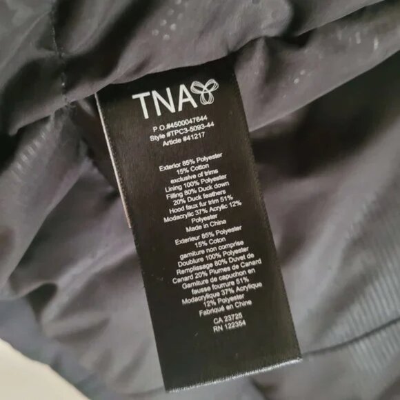 Aritzia TNA Bancroft Parka in Black - Picture 8 of 8